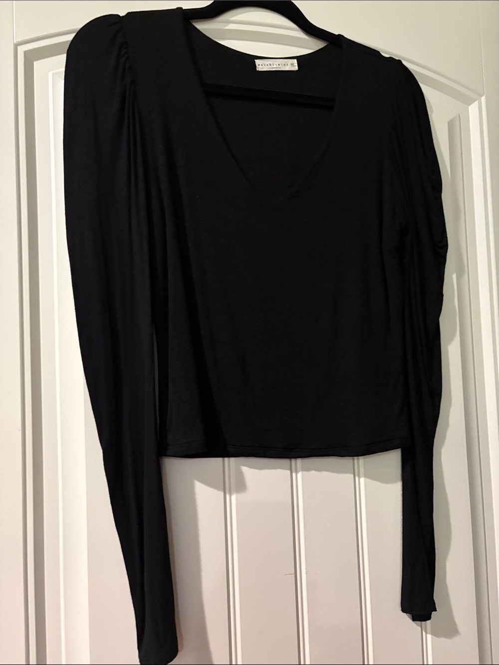 Wasabi and Mint V‑Neck Long Sleeve Top with Puff Shoulders – Black